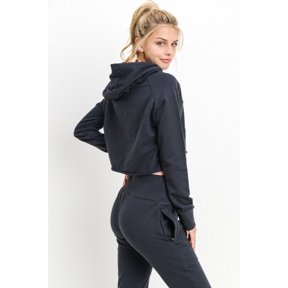 🆕 Stella Cropped Hoodie - Picture 4 of 6